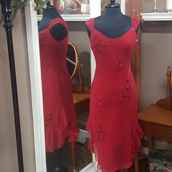 Betsey Johnson Dresses & Skirts - Betsy Johnson dressy Red w/rose's dress size small
